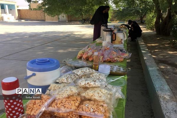 بازارچه خیریه دبیرستان الزهرا گله دار