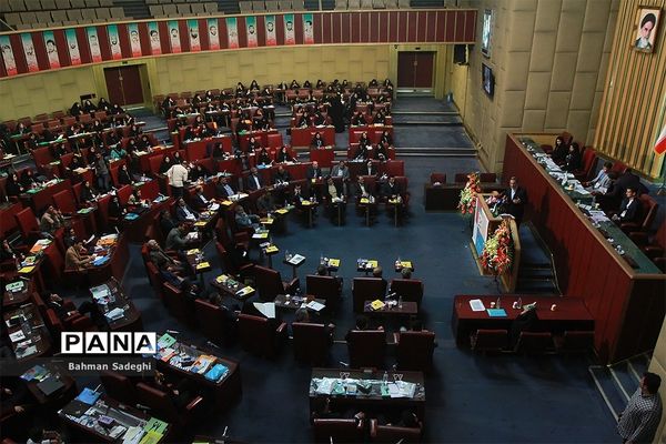 نخستین نشست نهمین دوره مجلس دانش‌آموزی