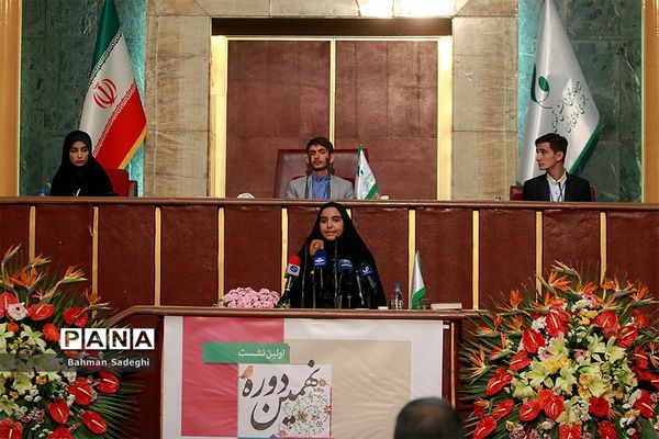 حضور وزیر اطلاعات در نهمین دوره مجلس دانش آموزی