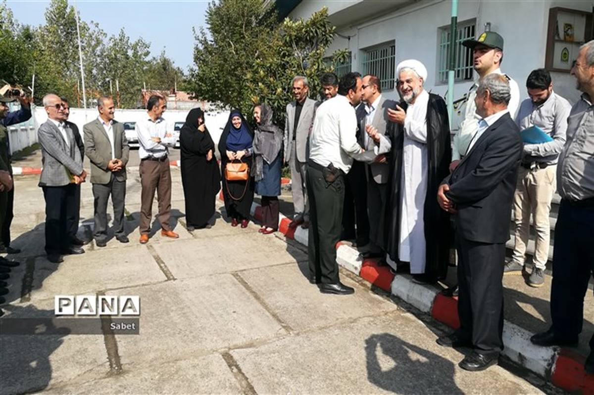 دیدار امام جمعه وجمعی از مسئولین منطقه لشت نشاءبا کارکنان  پاسگاه انتظامی این منطقه