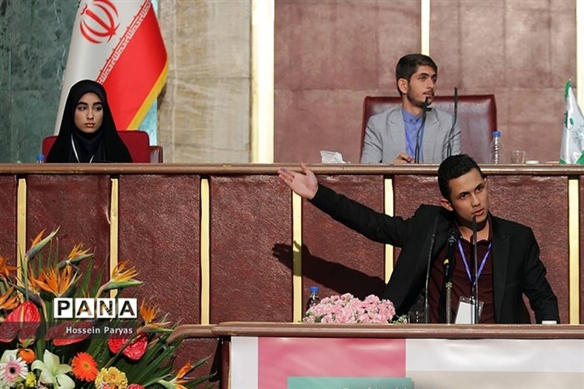 نماینده دانش آموزان فارس،عهده‌دار ریاست کمیسیون فرهنگی مجلس دانش آموزی