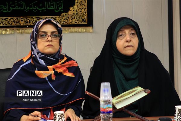 نشست تخصصی ارائه گزارش تحولات جامعه زنان عشایری و روستایی