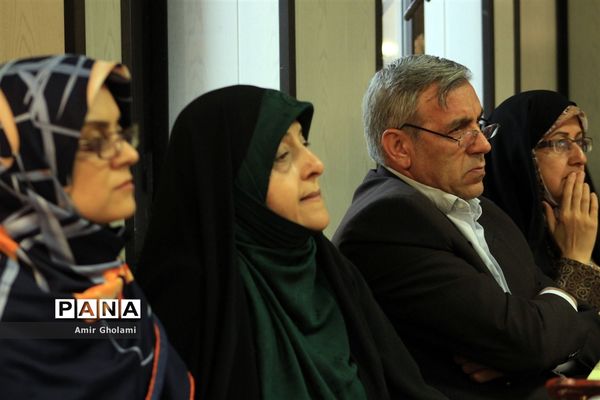 نشست تخصصی ارائه گزارش تحولات جامعه زنان عشایری و روستایی