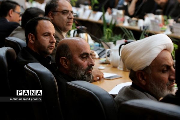 نشست صمیمی مدیرکل آموزش و پرورش شهر تهران با حوزه معاونت پرورشی