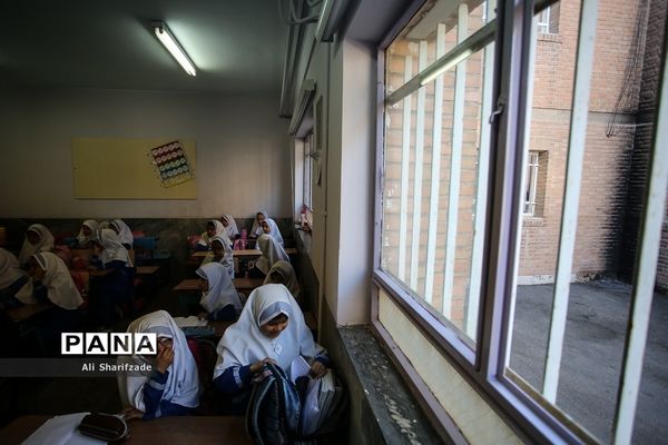 بازدید معاون ابتدایی وزیر آموزش و پرورش از مدارس شهرستان پاکدشت و ورامین