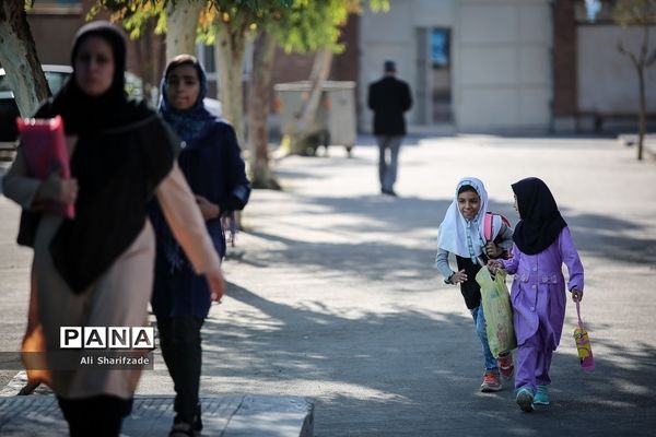 بازدید معاون ابتدایی وزیر آموزش و پرورش از مدارس شهرستان پاکدشت و ورامین