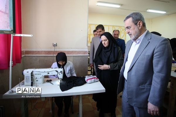 بازدید وزیر آموزش و پرورش از مدارس منطقه جوادآباد و افتتاح مدرسه اتباع