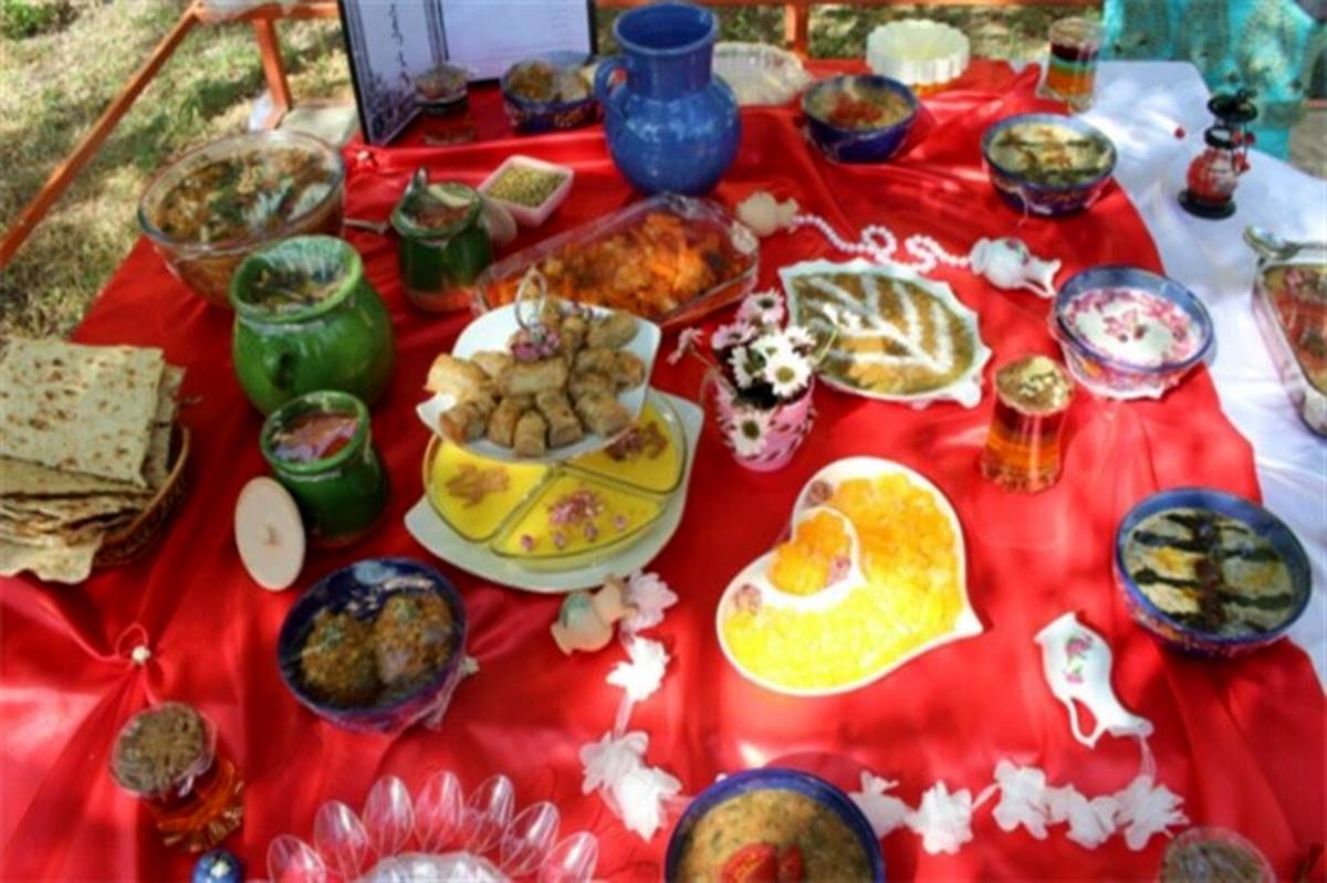 جشنواره غذای سالم در دبیرستان امام رضا(ع)کاشان برگزار شد