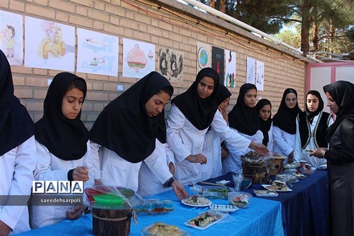 برگزاری جشنواره  غذای سالم گامی در راستای آگاه سازی خانواده ها نسبت به خطرات چاقی و  فست فودها