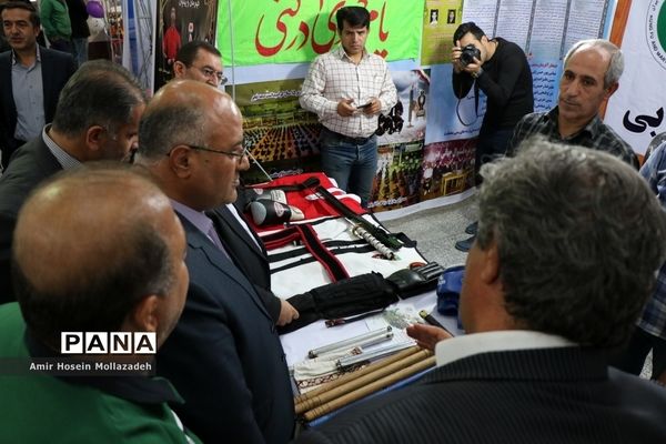 افتتاح نمایشگاه هفته تربیت بدنی و ورزش در ارومیه