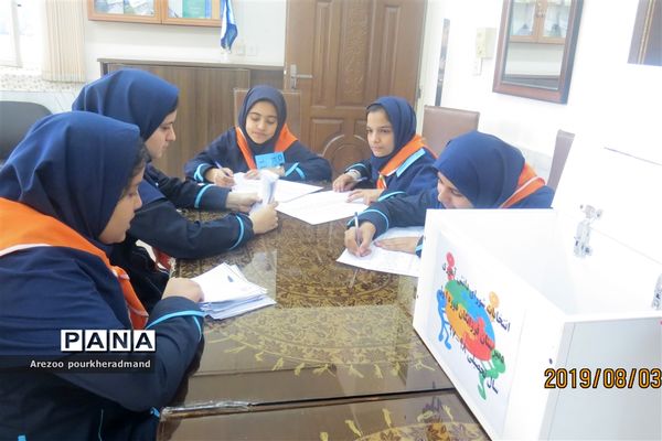 برگزاری انتخابات شورای دانش آموزی دبیرستان فرزانگان دوره اول ناحیه 2 یزد