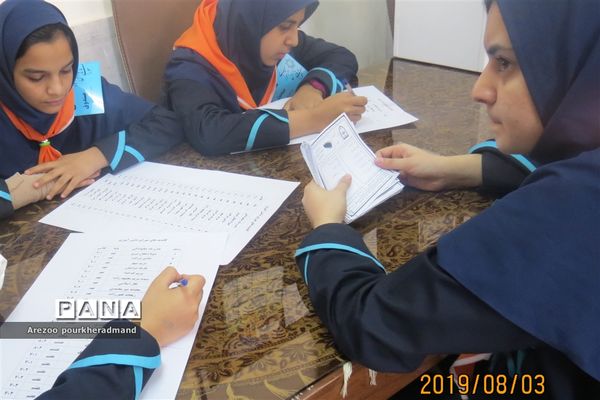 برگزاری انتخابات شورای دانش آموزی دبیرستان فرزانگان دوره اول ناحیه 2 یزد