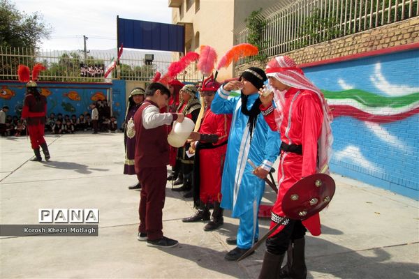 برگزاری مراسم تعزیه حضرت علی اکبر توسط دانش آموزان  مدرسه غیر دولتی پسرانه هوشمند سما در کازرون