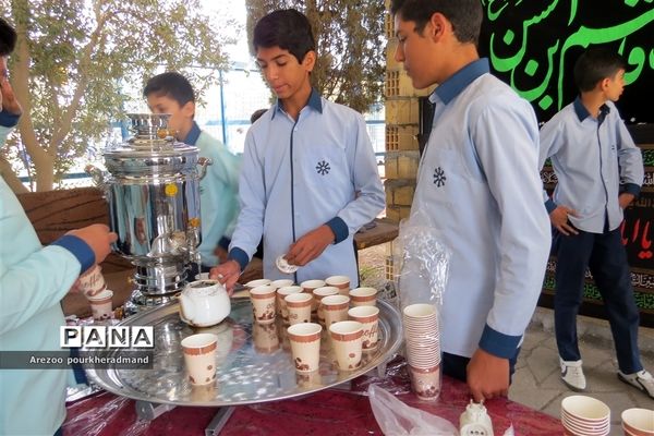 برپایی بازارچه فرهنگی کتاب در دبیرستان شهید صدوقی دوره اول ناحیه 2 یزد