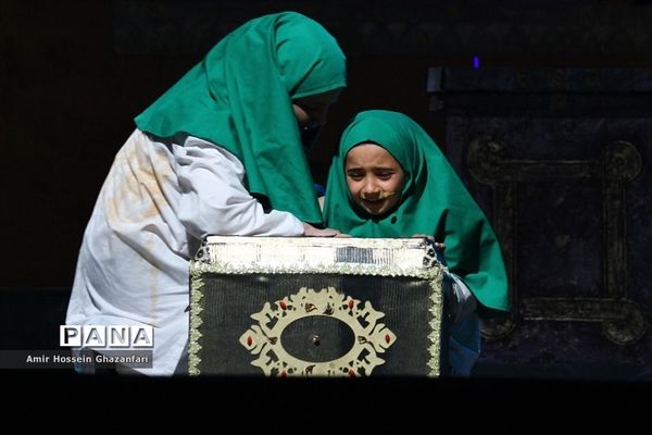 اجرای نمایش «خورشید از حلب طلوع می کند» در دمشق