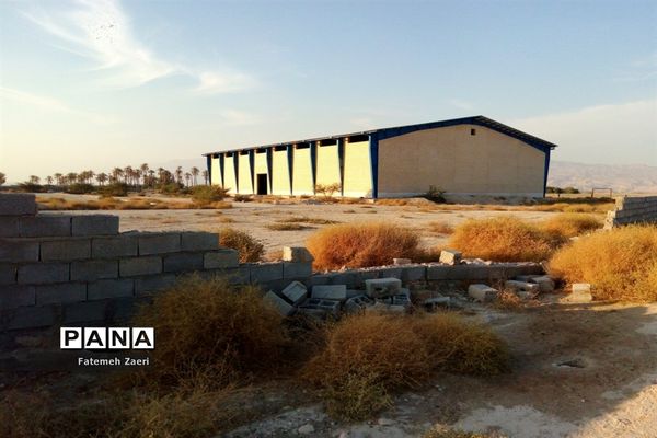 توقف عملیات ساخت سالن ورزشی شهدای رمضان در لامِرد فارس