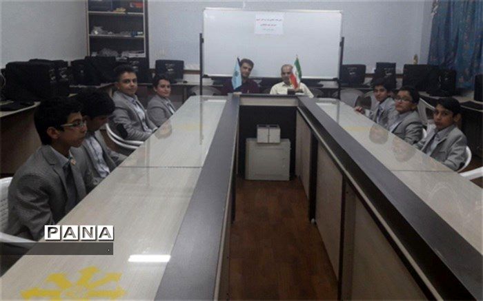 برگزاری اولین جلسه شورای دانش آموزی دبیرستان شهید ذوالفقاری دوره اول میبد