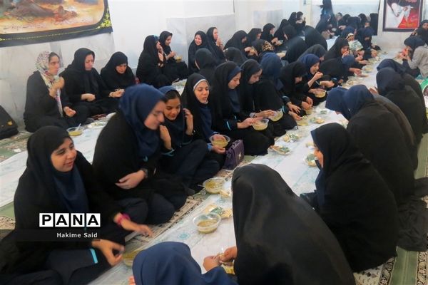 برگزاری مراسم پرفیض دعای ندبه در دبیرستان فرزانگان دوره اول ناحیه 2 یزد