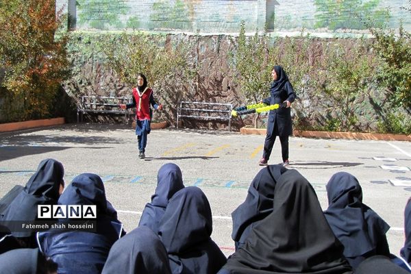 برگزاری مراسم افتتاحیه المپیاد ورزشی درون مدرسه‌ای در شهرستان فیروزکوه