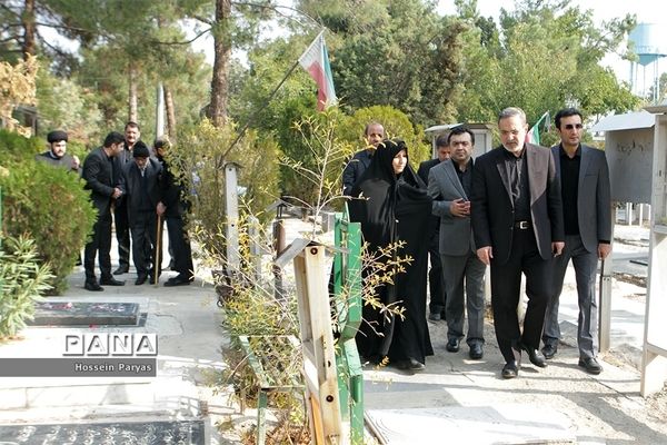 ادای احترام وزیر آموزش و پرورش به مقام شهید محمد حسین فهمیده