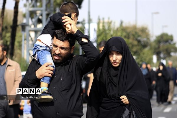 پیاده‌روی جاماندگان اربعین حسینی در تهران - ۲