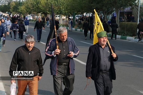 شورحسینی در راهپیمایی  جاماندگان کربلای حسینی