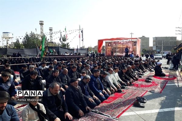 عزاداری جاماندگان از راهپیمایی اربعین حسینی در شهرستان بهارستان