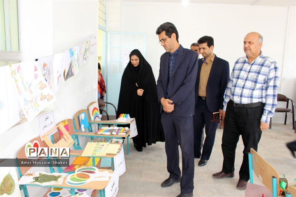 بازدید رئیس اداره شاهد آموزش و پرورش استان بوشهر از نمایشگاه خلاقیت دبستان شهید ماهینی