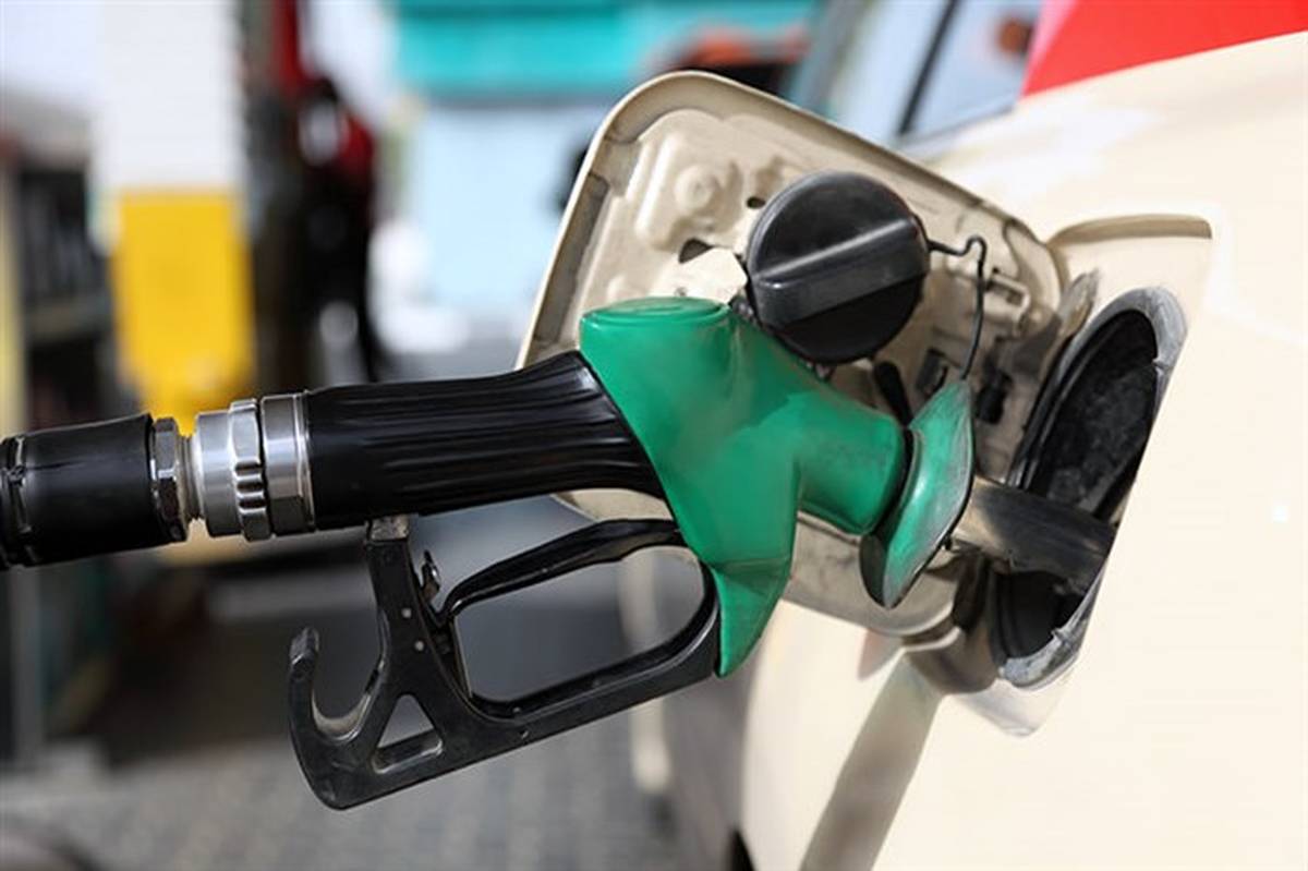 معاون وزیر راه: افزایش قیمت سوخت بدون کاهش قیمت خودرو ظلم به مردم است