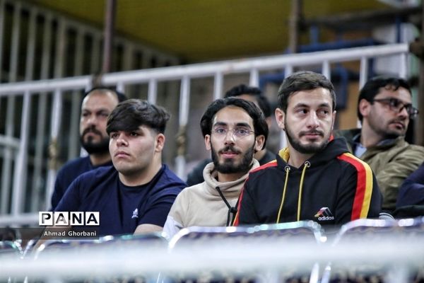 دیدار تیم‌های شهروند ساری و فرش‌آرا مشهد
