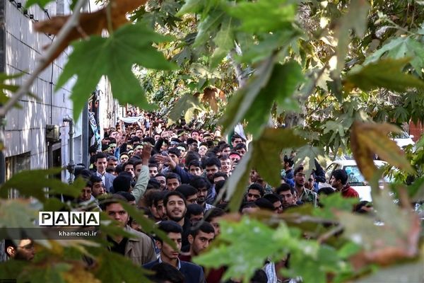 دیدار دانش‌آموزان و دانشجویان با مقام معظم رهبری