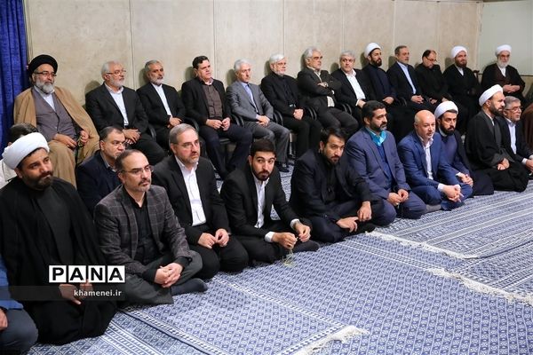 دیدار دانش‌آموزان و دانشجویان با مقام معظم رهبری