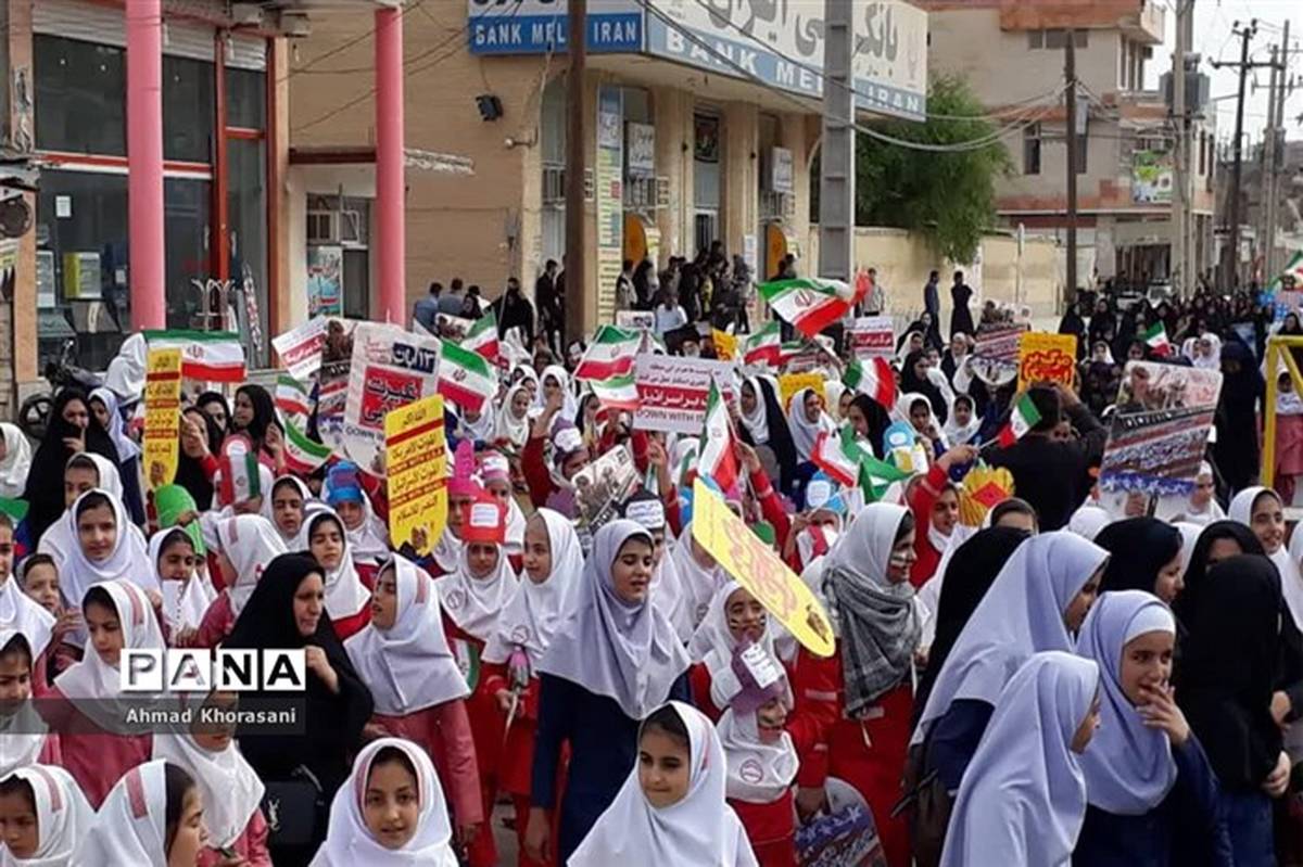 راهپیمایی 13 آبان وگرامیداشت روز دانش آموز درلالی برگزار شد