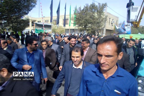 راهپیمایی ۱۳ آبان در اردستان