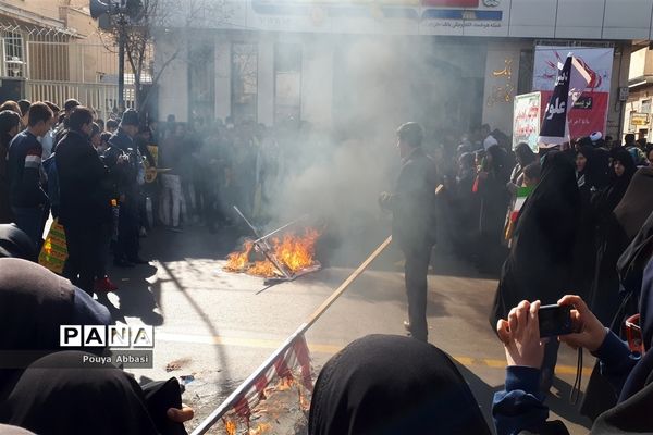 راهپیمایی سیزده آبان در زنجان