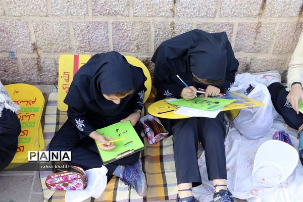 شور و نشاط دانش‌آموزان شیرازی در 13 آبان