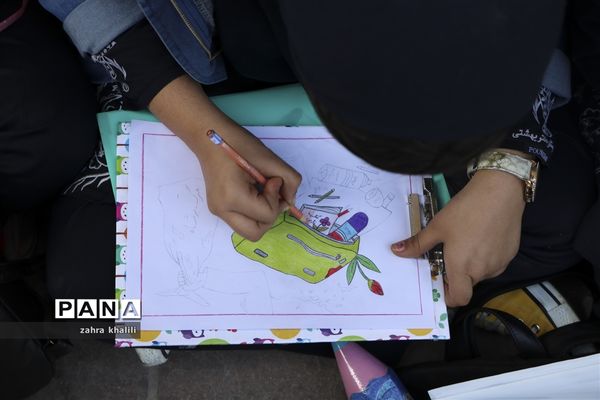 شور و نشاط دانش‌آموزان شیرازی در 13 آبان