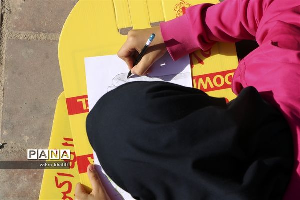 شور و نشاط دانش‌آموزان شیرازی در 13 آبان