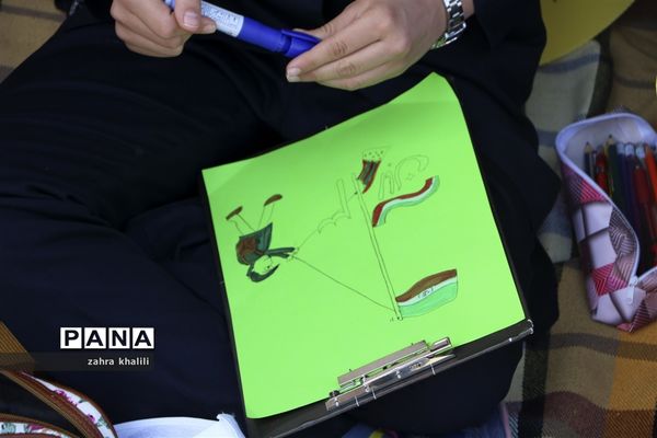 شور و نشاط دانش‌آموزان شیرازی در 13 آبان