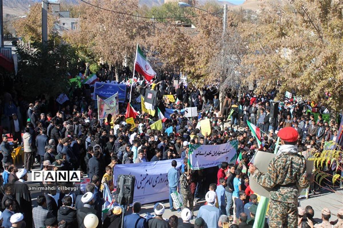 توطئهها و تحریمهای دشمن را با صبوری به ابزار توسعه کشور تبدیل کنیم