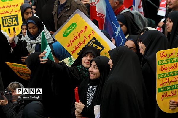 مراسم راهپیمایی ۱۳ آبان در تهران - 2
