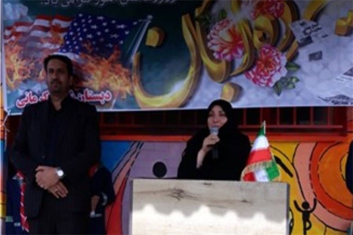 زنگ استکبار ستیزی در آموزشگاه شهید کرمانی دماوند نواخته شد.