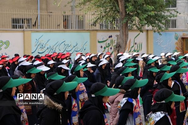 نواخته شدن زنگ استکبار ستیزی در مدارس شهرری