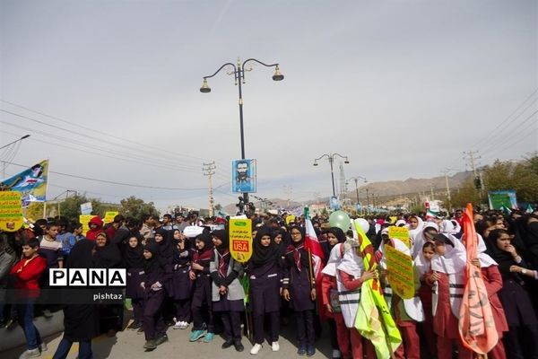 حضور یکپارچه  دانش آموزان پیشتاز استان کهگیلویه و بویراحمد در راهپیمایی 13 آبان