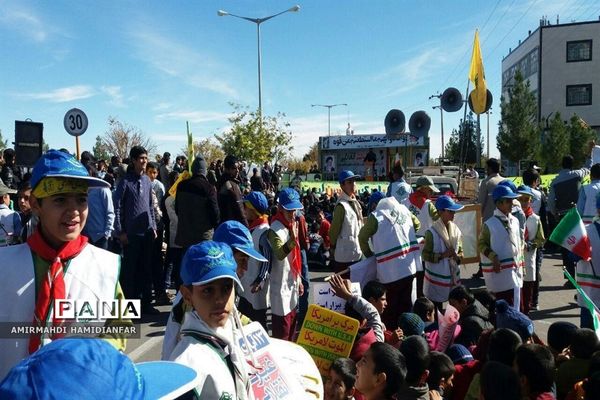مراسم با شکوه 13 آبان در شهرستان زیرکوه