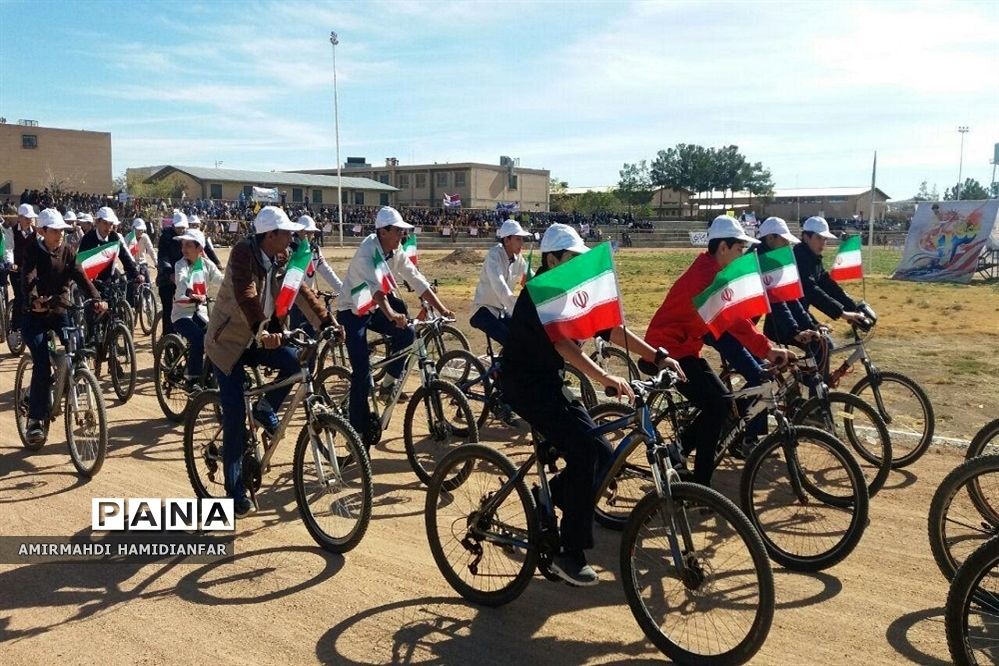 راهپیمایی پرشور استکبار ستیزی 13 آبان در شهرستان فردوس