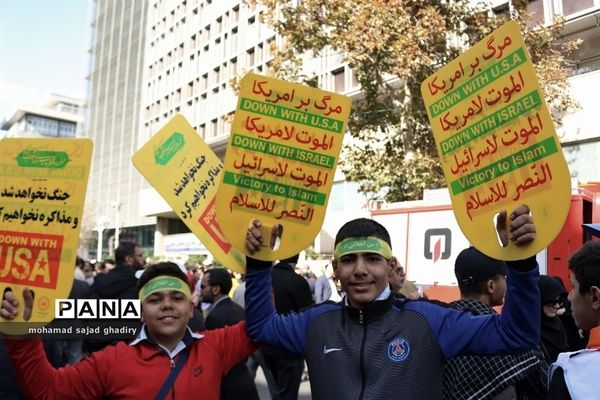 مراسم راهپیمایی ۱۳ آبان  با حضور مقامات لشکری و کشوری