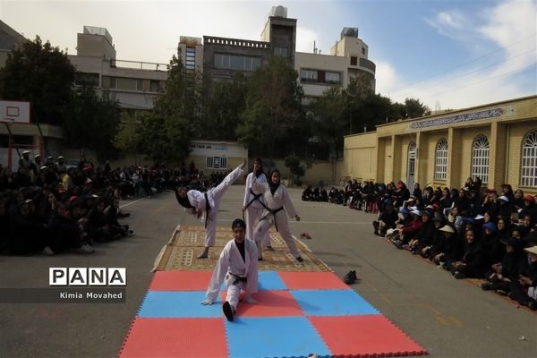 روز دانش آموز به کام دانش آموزان