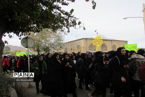 راهپیمایی پرشور استکبار ستیزی 13 آبان در مدارس و شهرستان نی ریز