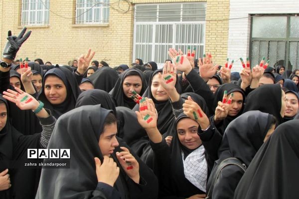 راهپیمایی پرشور استکبار ستیزی 13 آبان در مدارس و شهرستان نی ریز